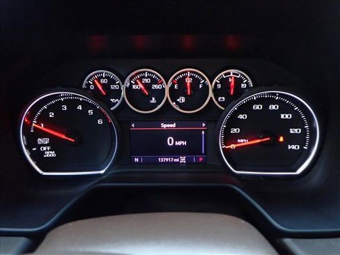 Used 2021 Chevrolet Suburban LT image 24