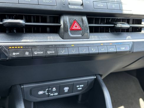 Used 2025 Kia K4 LXS image 34