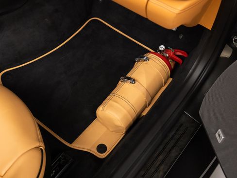 Used 2019 Ferrari Portofino RWD image 75
