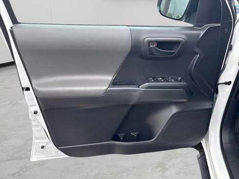 Used 2023 Toyota Tacoma SR AWD/4WD image 17