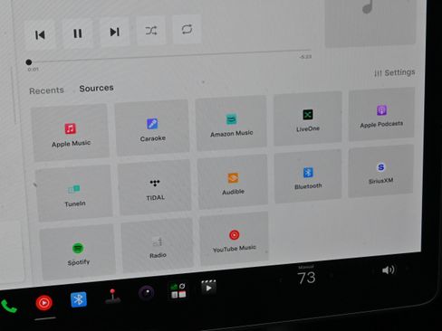 Used 2023 Tesla Model Y Long Range AWD/4WD image 36