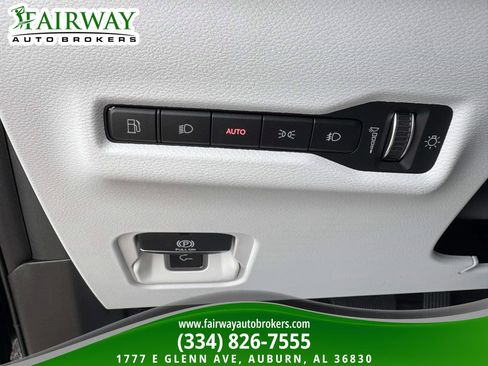 Used 2026 Jeep Cherokee Overland w/ Trailer Tow Group AWD/4WD image 17