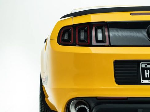 Used 2013 Ford Mustang Boss 302 w/ Boss 302 Accessory Pkg RWD image 18