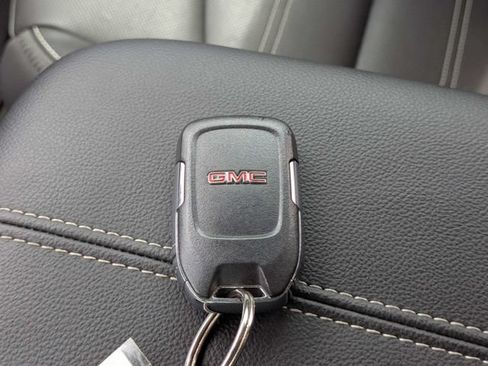 Used 2023 GMC Terrain Denali AWD/4WD image 32