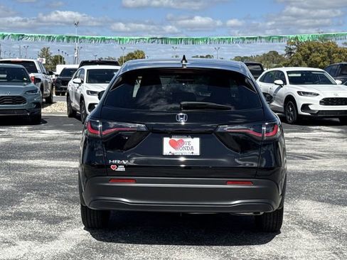 New 2026 Honda HR-V LX image 8