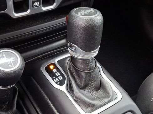 Used 2018 Jeep Wrangler Unlimited Sport S image 16