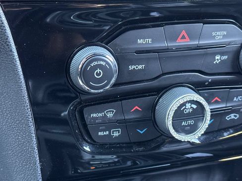 Used 2018 Chrysler 300 S AWD/4WD image 26