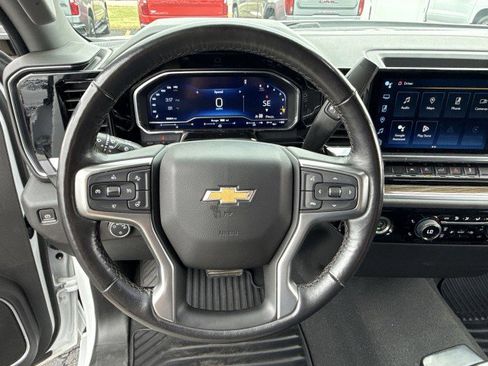 Used 2022 Chevrolet Silverado 1500 LT image 11
