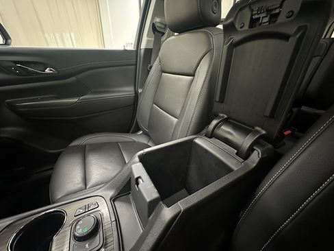 Used 2023 GMC Acadia SLT w/ Elevation Edition AWD/4WD image 36