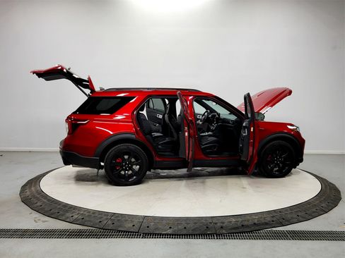 Used 2023 Ford Explorer ST w/ Equipment Group 401A image 16