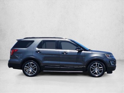 Used 2017 Ford Explorer Sport w/ Equipment Group 401A AWD/4WD image 9