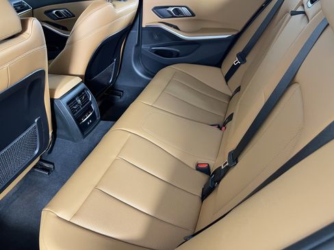 Certified 2022 BMW 330i xDrive Sedan w/ Driving Assistance Package image 16