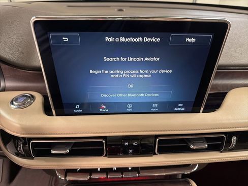 Used 2022 Lincoln Aviator Reserve w/ Equipment Group 201A AWD/4WD image 11