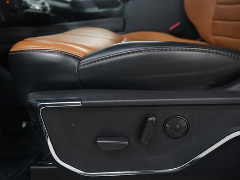 Used 2024 Ford F250 Platinum image 26