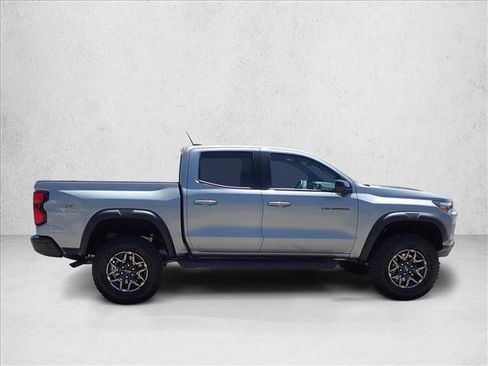Used 2024 Chevrolet Colorado ZR2 w/ Technology Package AWD/4WD image 5