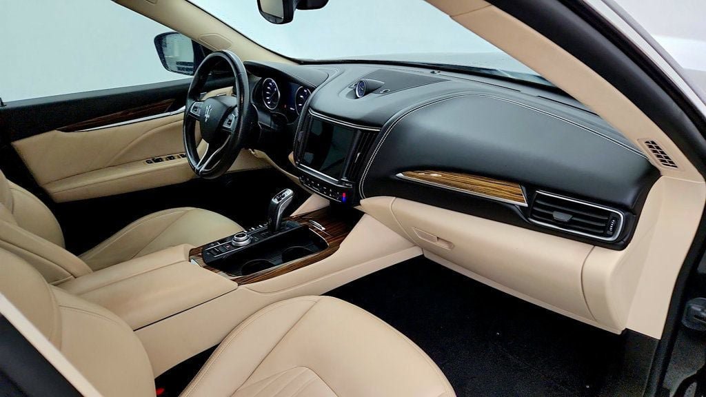 Used 2022 Maserati Levante GT AWD/4WD image 24