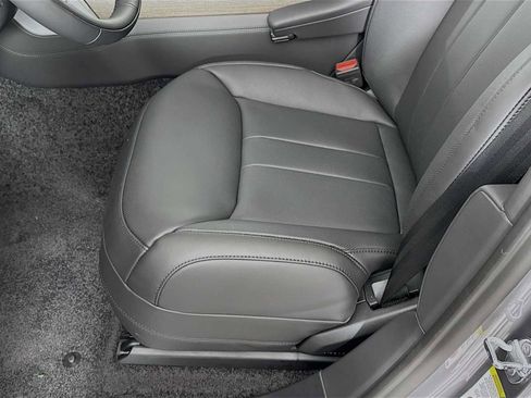 New 2025 Land Rover Range Rover Long Wheelbase SE image 21