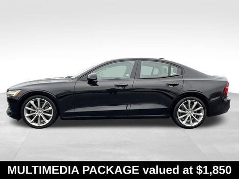 Used 2020 Volvo S60 T5 Momentum w/ Advanced Package image 5