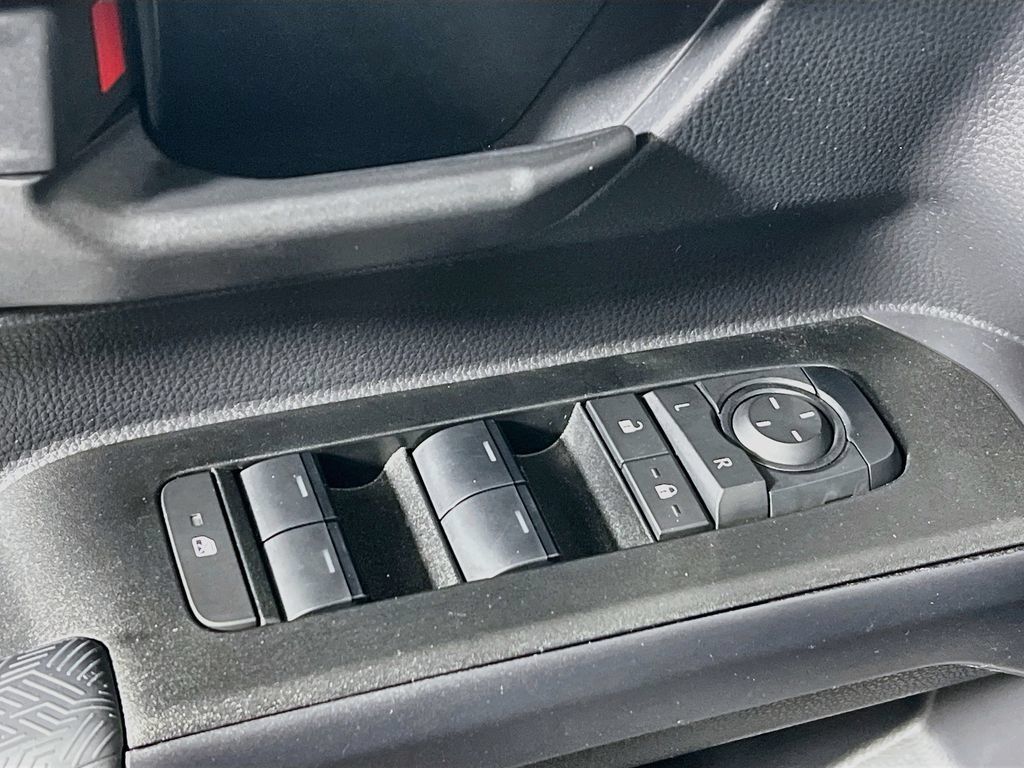 Certified 2025 Toyota 4Runner SR5 AWD/4WD image 16