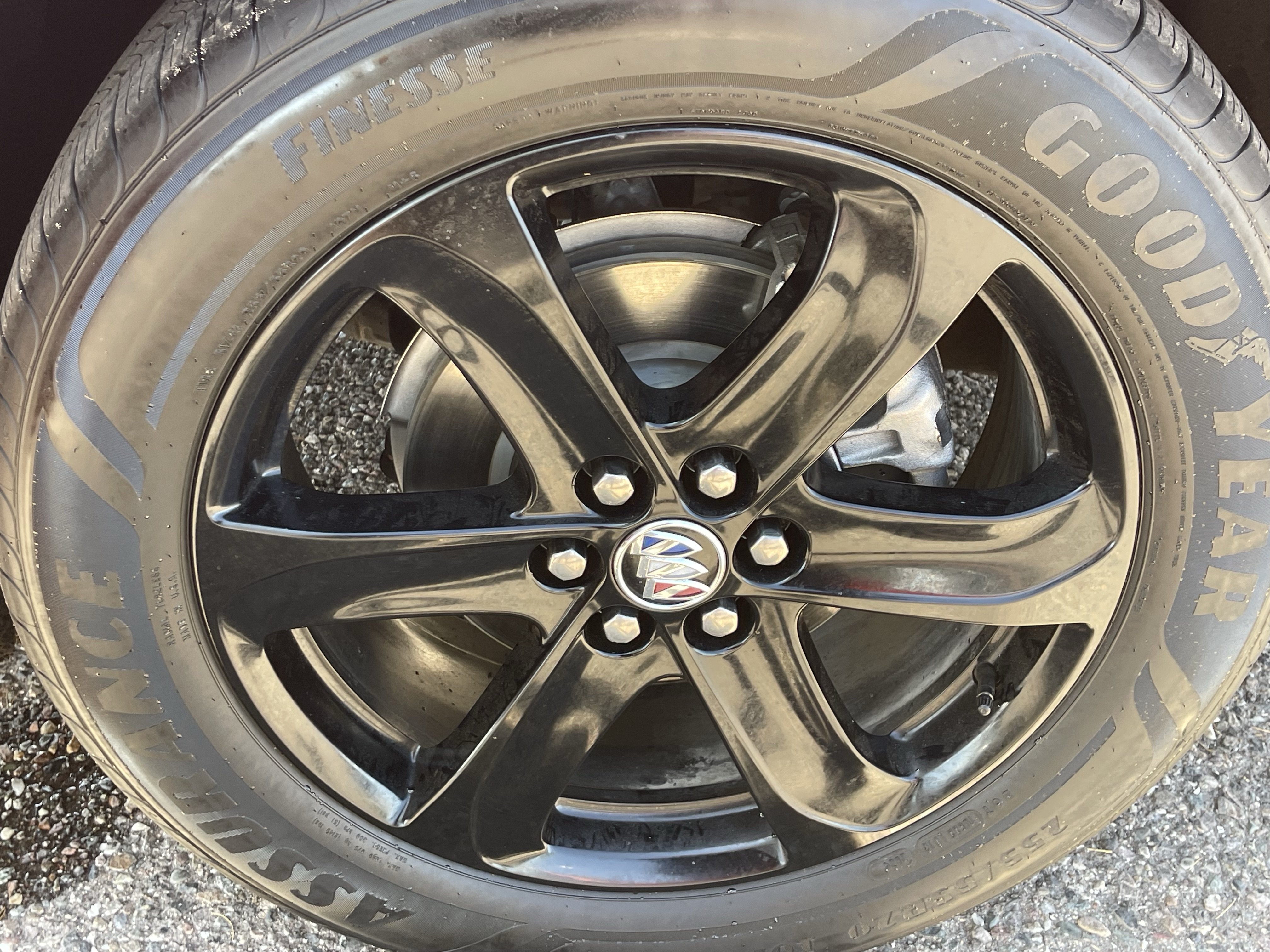 Used 2023 Buick Enclave Essence w/ Experience Buick Package FWD image 9