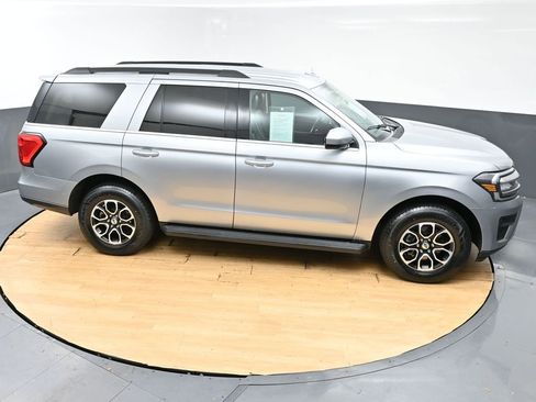 Used 2024 Ford Expedition XLT AWD/4WD image 49