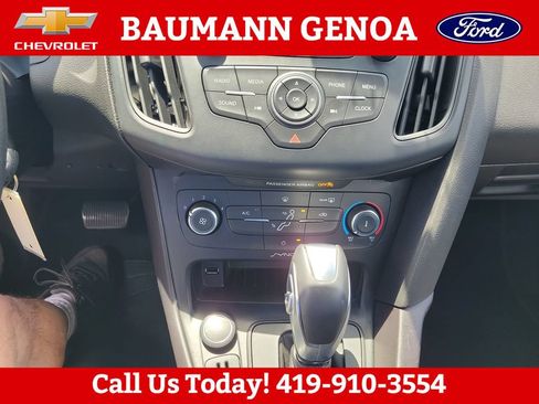 Used 2015 Ford Focus SE FWD image 17