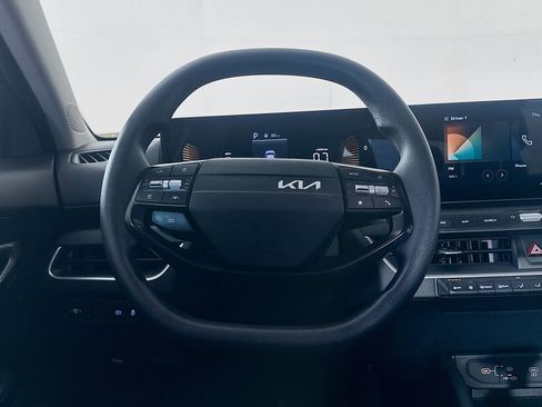 Used 2025 Kia K4 FWD image 18