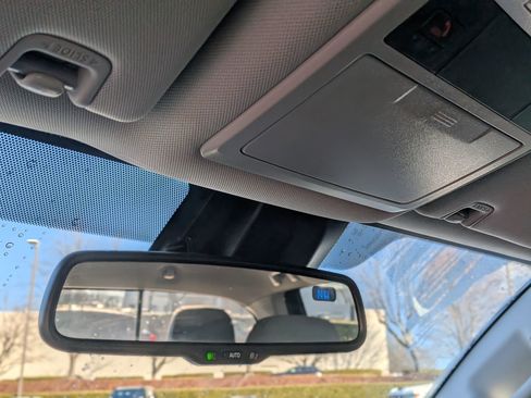 Used 2022 Toyota Tacoma SR5 w/ Technology Package image 31