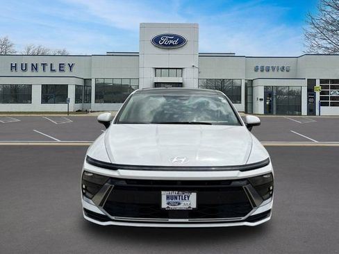 Used 2025 Hyundai Sonata Limited FWD image 2