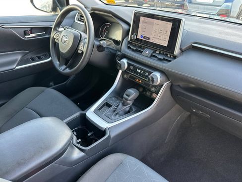 Used 2025 Toyota RAV4 XLE FWD image 20
