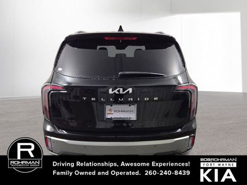 Certified 2024 Kia Telluride EX image 8