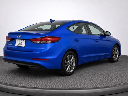 Used 2018 Hyundai Elantra SEL FWD image 2