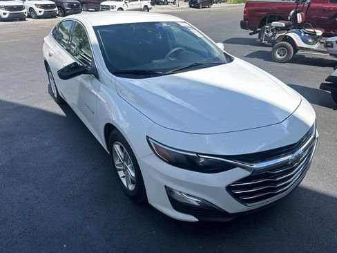 Used 2024 Chevrolet Malibu LS w/ Driver Confidence Package FWD image 2