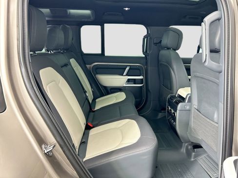 Used 2023 Land Rover Defender 110 X-Dynamic SE image 21