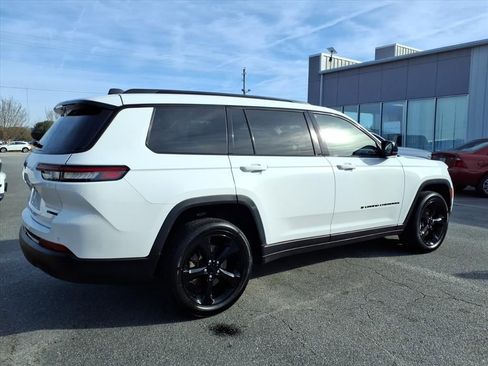 Used 2023 Jeep Grand Cherokee L Limited w/ Black Appearance Package image 2