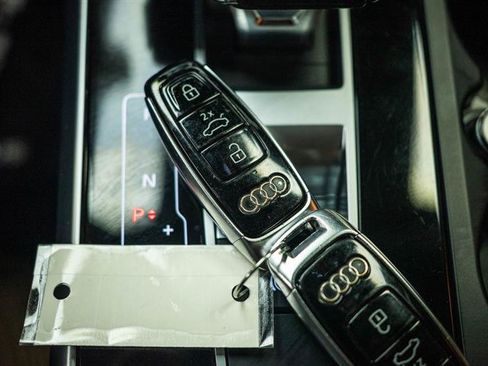 Used 2023 Audi Q7 2.0T Premium w/ Convenience Package AWD/4WD image 25