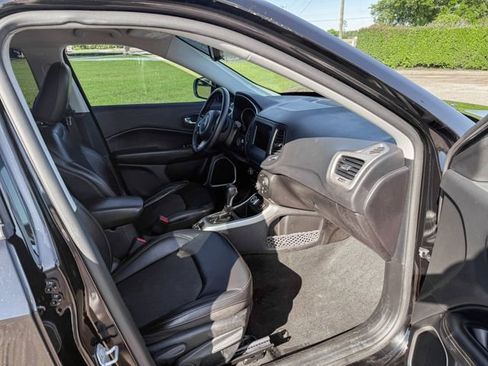 Used 2020 Jeep Compass Latitude FWD image 21