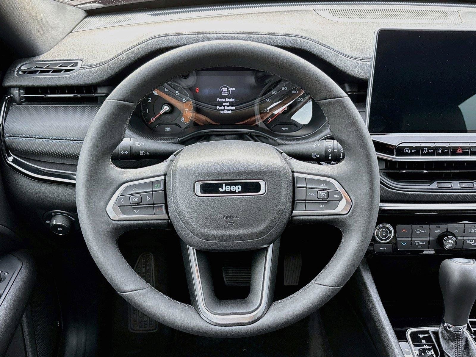 Certified 2025 Jeep Compass Latitude w/ Convenience Group AWD/4WD image 18