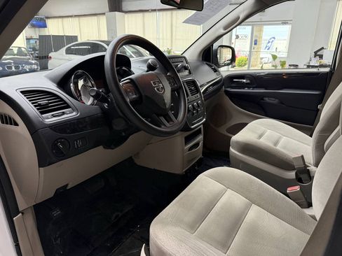 Used 2015 Dodge Grand Caravan SE w/ Quick Order Package 29E SE FWD image 19