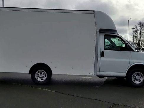Used 2019 Chevrolet Express 3500 w/ Power Convenience Package image 9