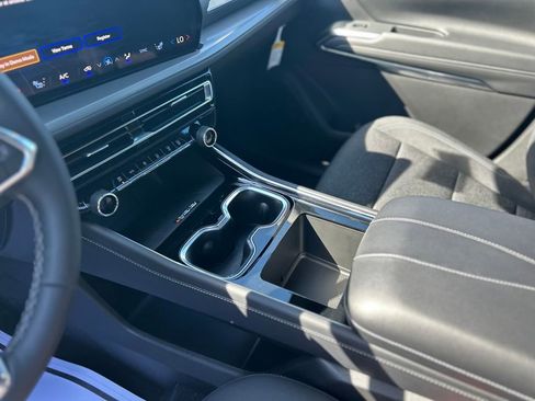 New 2026 Chevrolet Traverse LT w/ Driver Confidence Package FWD image 16