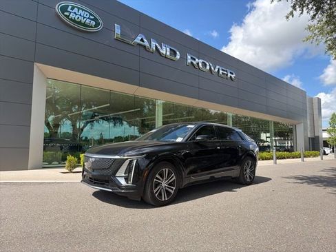 Used 2024 Cadillac Lyriq Luxury AWD/4WD image 1