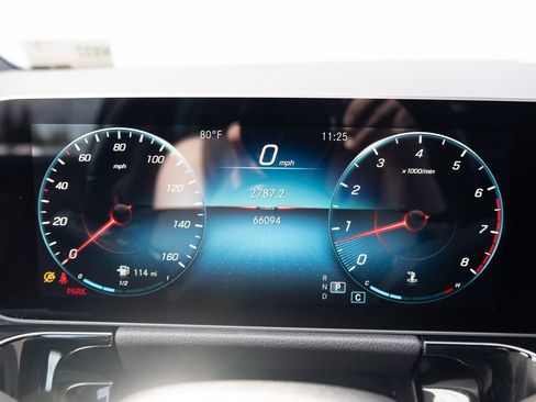 Used 2021 Mercedes-Benz GLA 250 4MATIC image 5