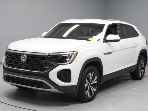 Used 2024 Volkswagen Atlas Cross Sport SE AWD/4WD image 7