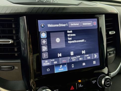 Used 2025 RAM 1500 Big Horn AWD/4WD image 7
