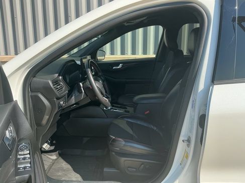 Used 2024 Ford Escape ST-Line w/ Tech Pack #1 AWD/4WD image 8