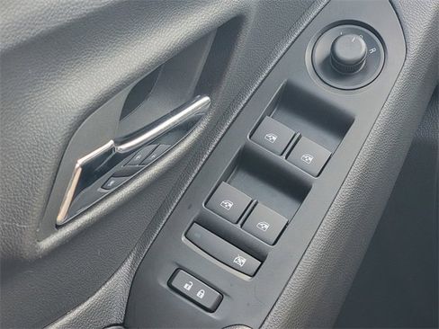 Certified 2022 Chevrolet Trax LS w/ Tint and Cruise Package image 39