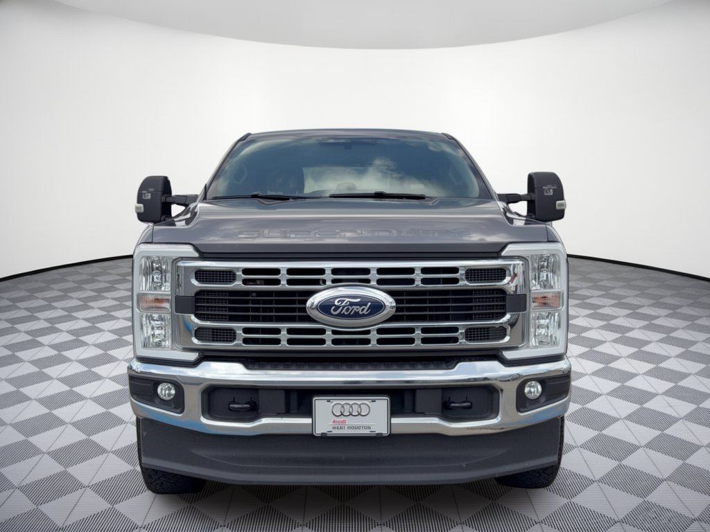 Used 2024 Ford F250 XLT w/ FX4 Off-Road Package AWD/4WD image 6