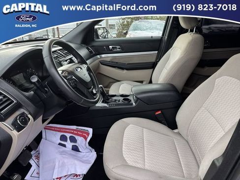 Used 2019 Ford Explorer Base image 17
