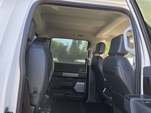 Used 2023 Ford F150 Lariat w/ Trailer Tow Package image 15